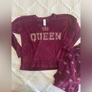 Place Burgundy Pajama‎ Set with Crown Design